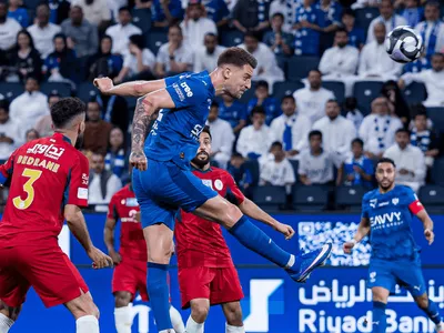 Al Hilal vence o Damac e segue na caça ao líder da Liga Saudita; veja gol