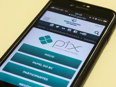 Quadrilhas profissionalizam golpes via Pix e faturam até R$ 80 mil por dia