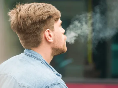 Reino Unido proíbe venda de cigarros para nascidos a partir de 2009