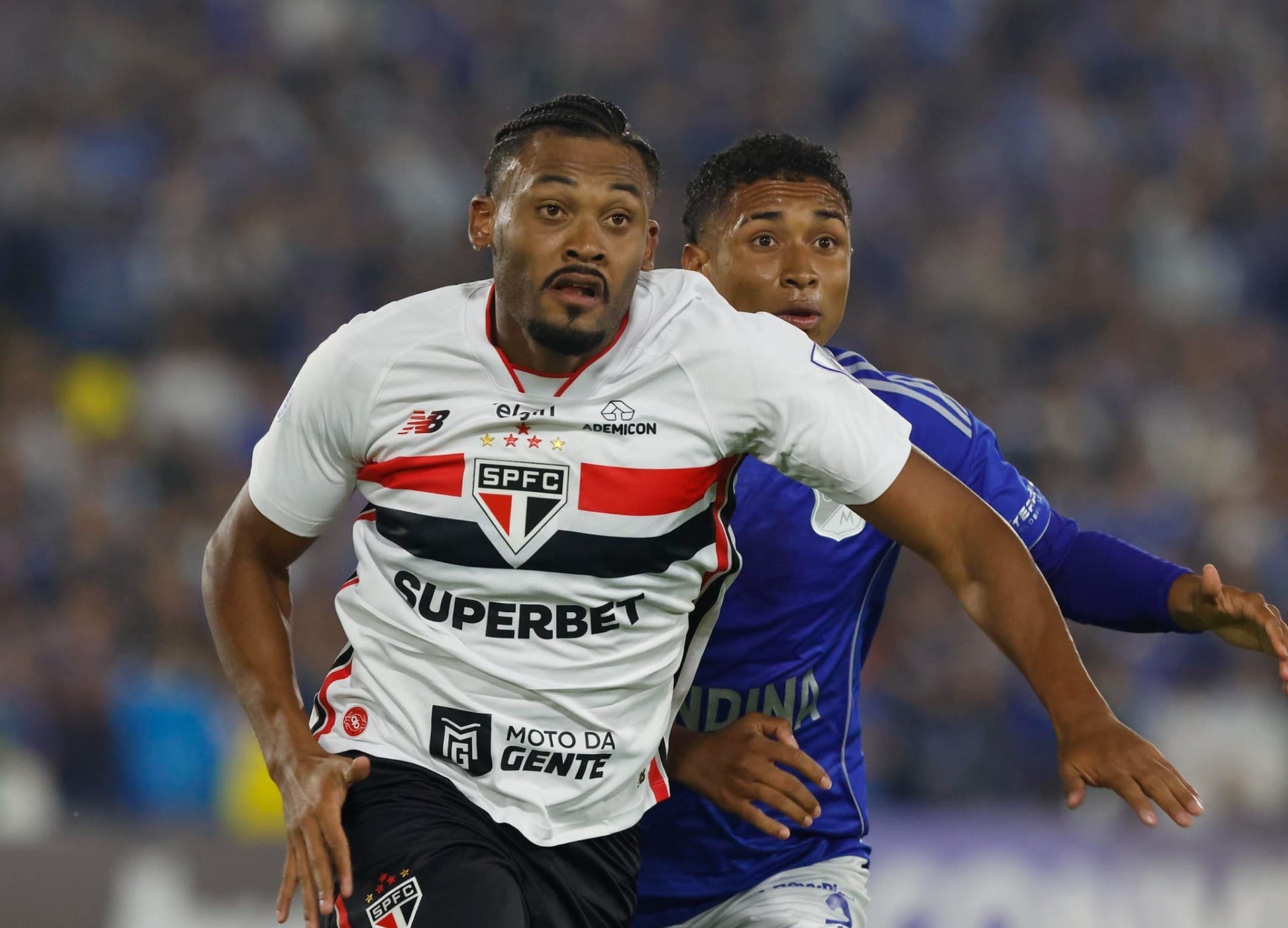 São Paulo poupa titulares e empata com Millonarios fora de casa