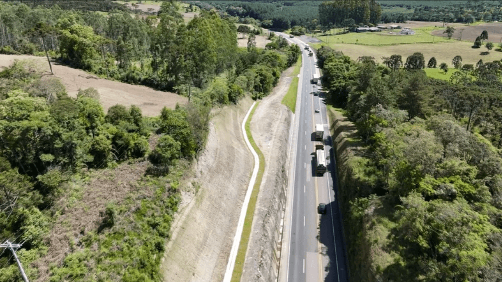 Movimento BR-116 terá 188 mil veículos no feriado; veja horários