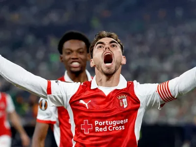 Semifinais da Liga Europa acontecem nesta quinta-feira (30); onde assistir