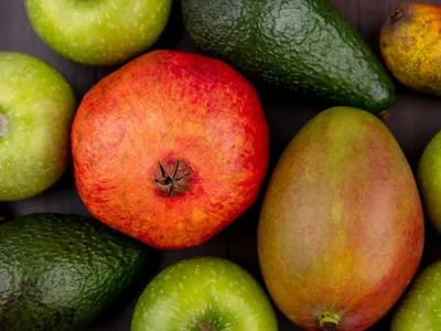 Frutas de maio: saiba o que preparar com caqui, tangerina, abacate e mais!