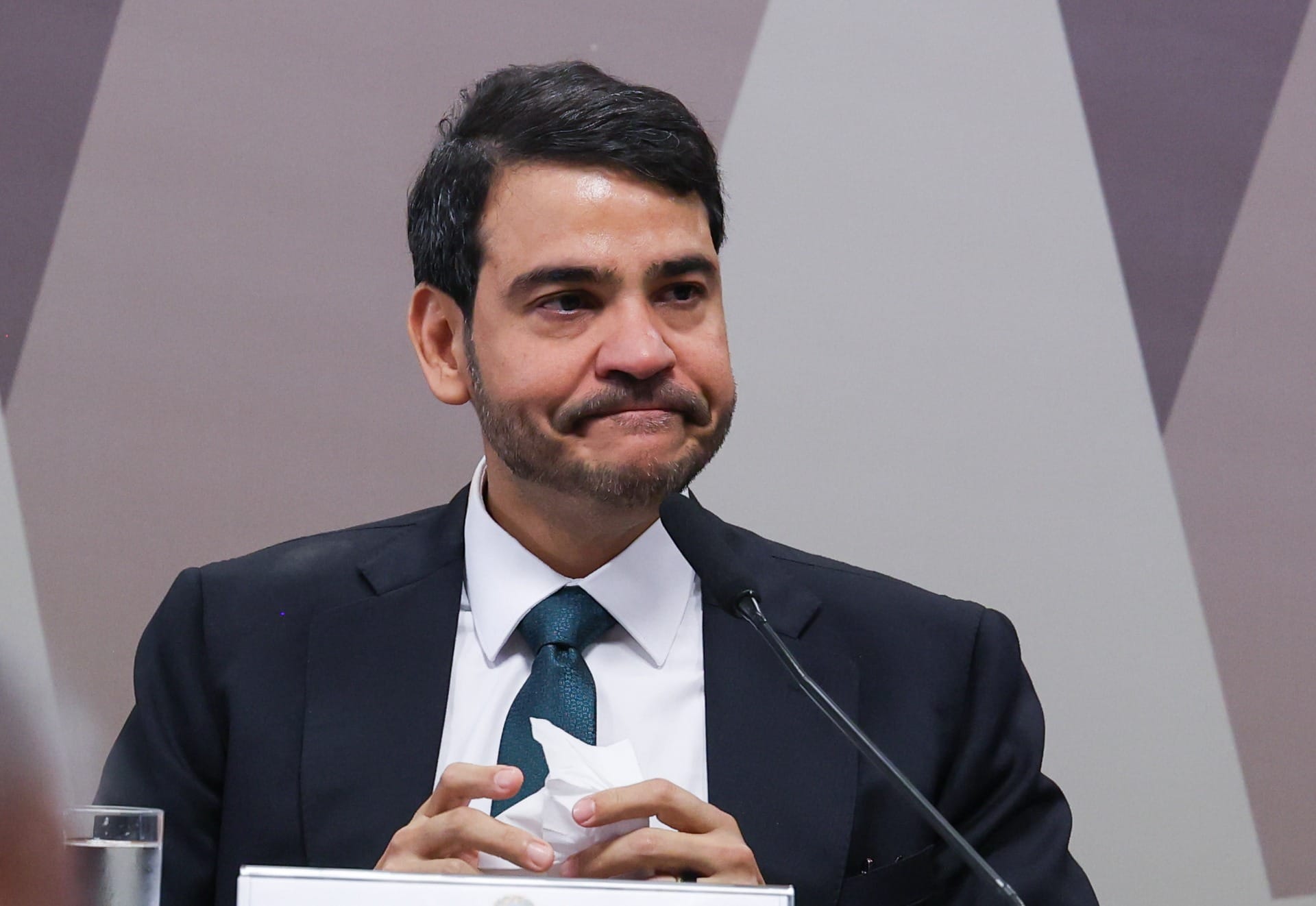 Rejeição de Messias é falha do governo e recado ao STF, diz especialista