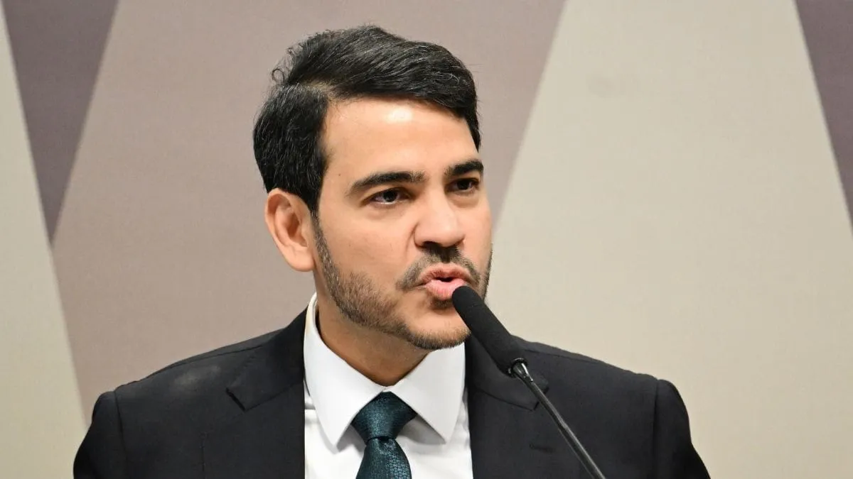 Jorge Messias durante sabatina na CCJ do Senado