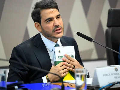 ‘8/1 foi um dos episódios mais tristes da história’, diz Messias a Flávio