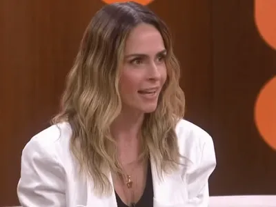 Ana Paula Renault diz que vida amorosa está agitada após 'BBB': 'Fartura'