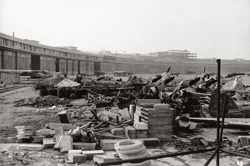 Destroções de caças alemães ao final da 2ª Guerra Mundial em 1945