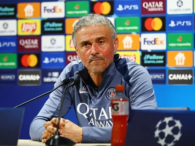 "Opinião de merda": Luis Enrique rebate críticas após PSG 5 a 4 no Bayern