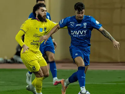 Com gol de Bezema, Al Hilal vence e segue na briga pelo título do Saudita