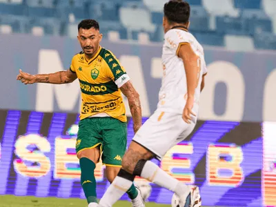 Cuiabá sai na frente, mas Criciúma reage e arranca empate na Arena Pantanal