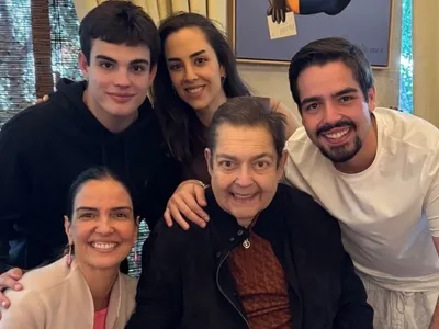 Faustão recebe alta após mais de 1 semana internado: 'Tudo bem'