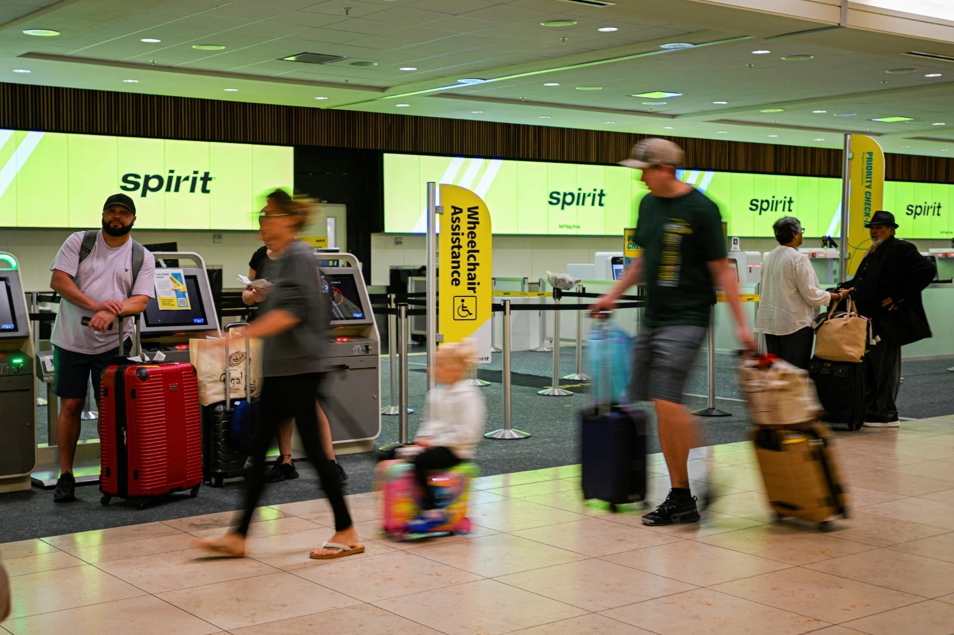 Spirit Airlines encerra suas operações nos EUA após decretar falência
