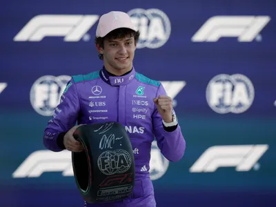 Antonelli festeja pole e reconhece erro em Miami: 'Um pouco empolgado'
