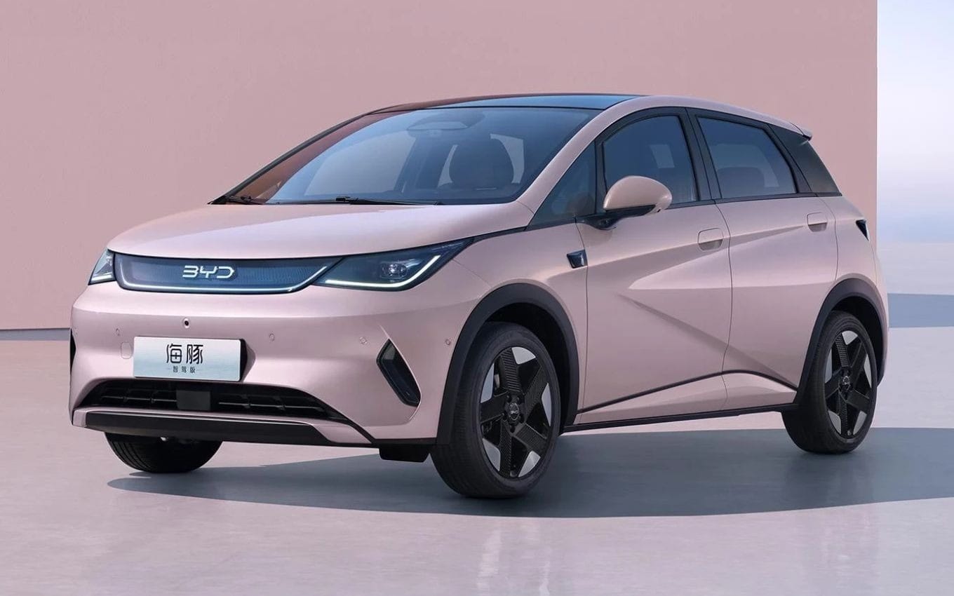 Dolphin híbrido da BYD chega ao Brasil e muda estratégia da marca