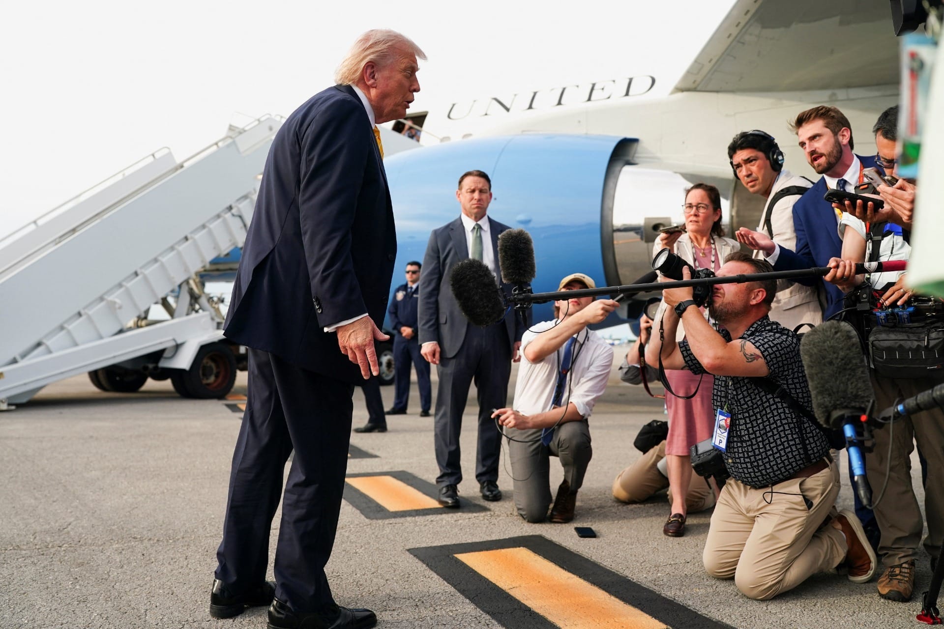 Presidente americano Donald Trump durante entrevista à jornalistas   Crédito: Reuters