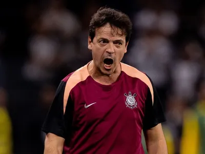 Fernando Diniz veta grandes reforços e foca em manter elenco do Corinthians
