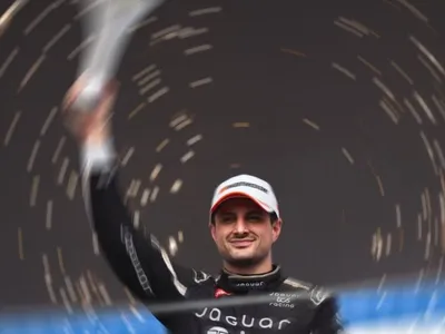 Fórmula E: Mitch Evans segura Oliver Rowland e vence o E-Prix de Berlim