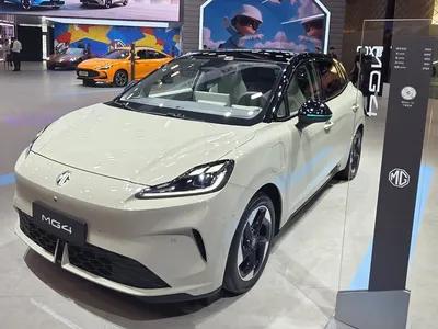 MG4 Urban chega ao Brasil com 170 cv, tração traseira e mira BYD Dolphin
