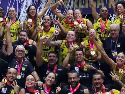 Praia Clube domina o Minas e conquista o tri da Superliga Feminina de Vôlei