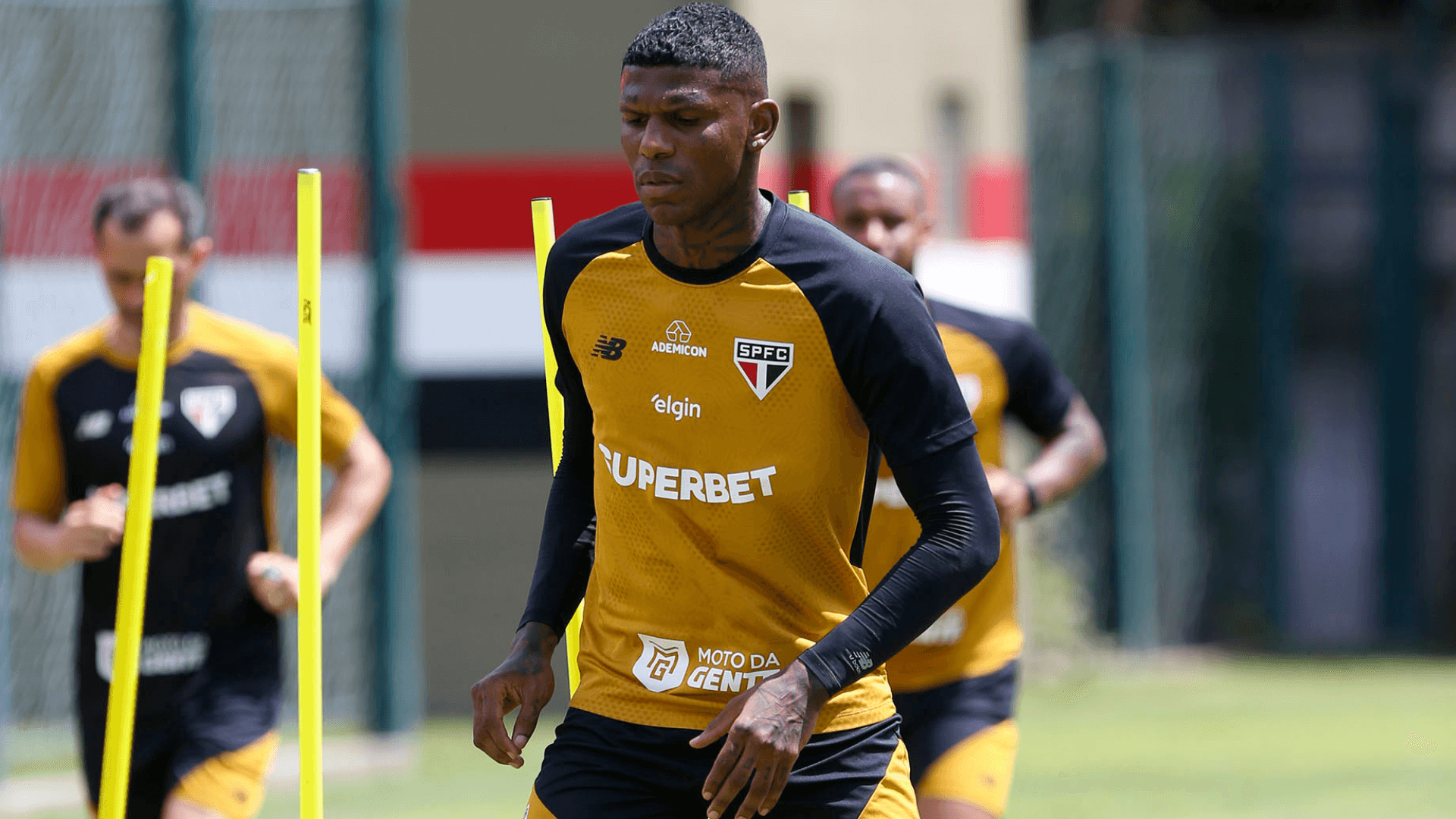 Arboleda reaparece e tem reunião com diretoria do São Paulo
