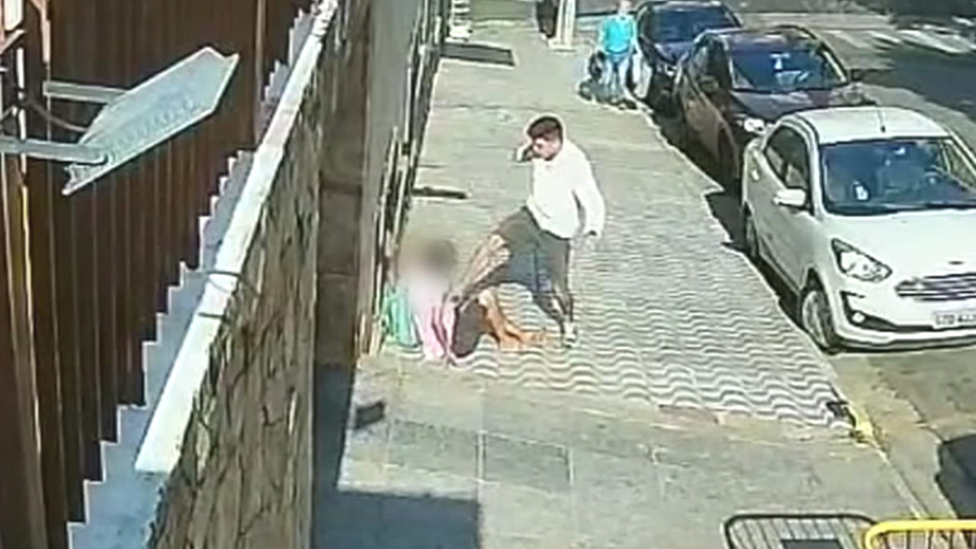 Homem em situação de rua é brutalmente agredido por dupla em São Paulo