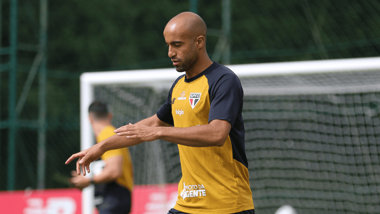 Lucas Moura passa por cirurgia após lesão; veja prazo de retorno