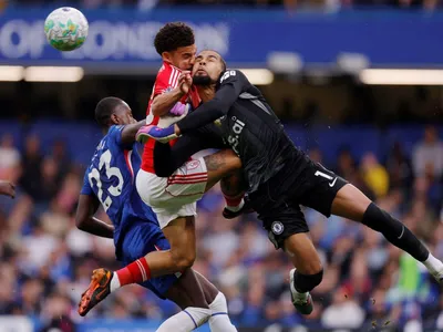 Meia do Forest vira dúvida para Europa League após sofrer pancada na cabeça
