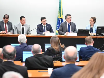 AO VIVO: Comissão da Câmara retoma debate do fim da escala 6x1; assista