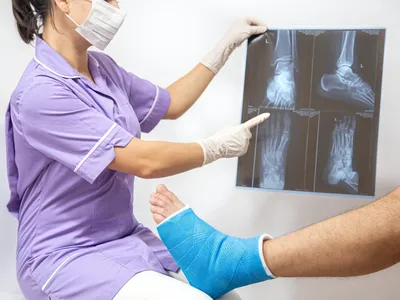 Ortopedia: como é a rotina do médico e os desafios da especialidade