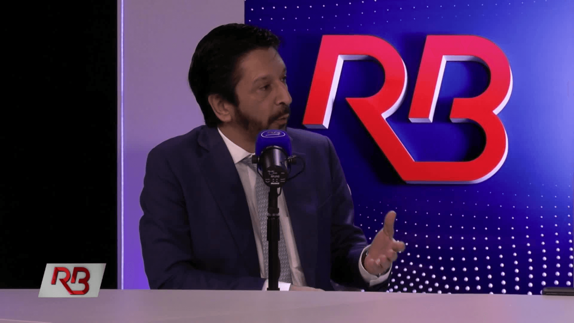 Nunes diz não pensar em eleição para governo, mas está 'à disposição'