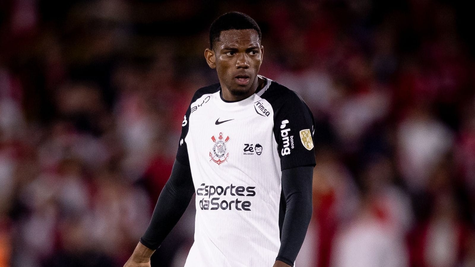Corinthians perde volante para oitavas da Libertadores