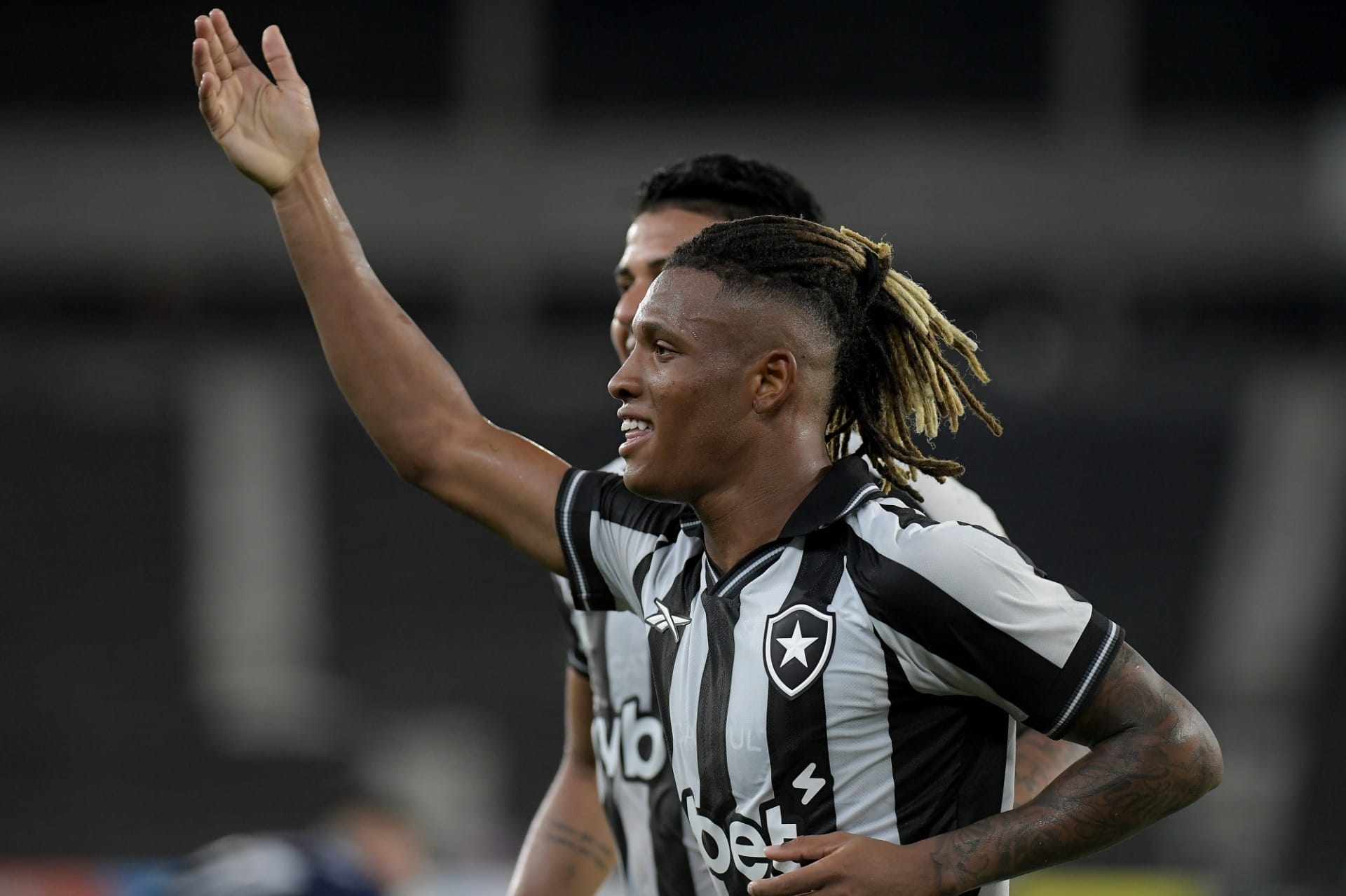 Botafogo bate Racing em casa e encaminha classificação na Sul-Americana