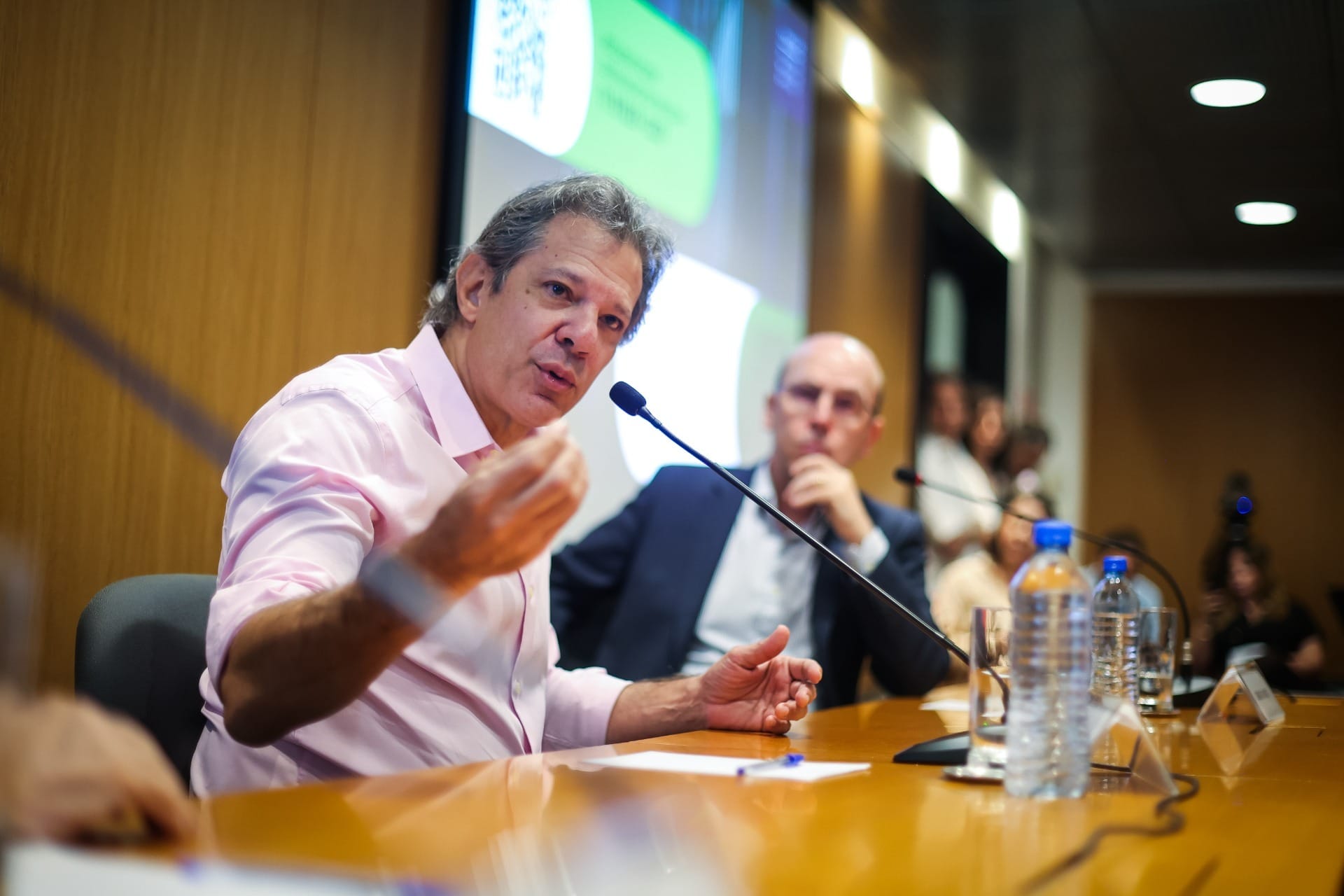 Haddad diz que Lula não fará 'pacotes de bondades' para ganhar eleição
