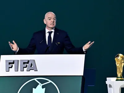 Esporte em Debate critica gestão de Gianni Infantino e privatização da Copa