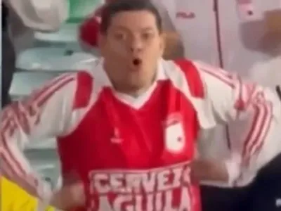 Torcedores do Santa Fe fazem gestos racistas em jogo contra o Corinthians