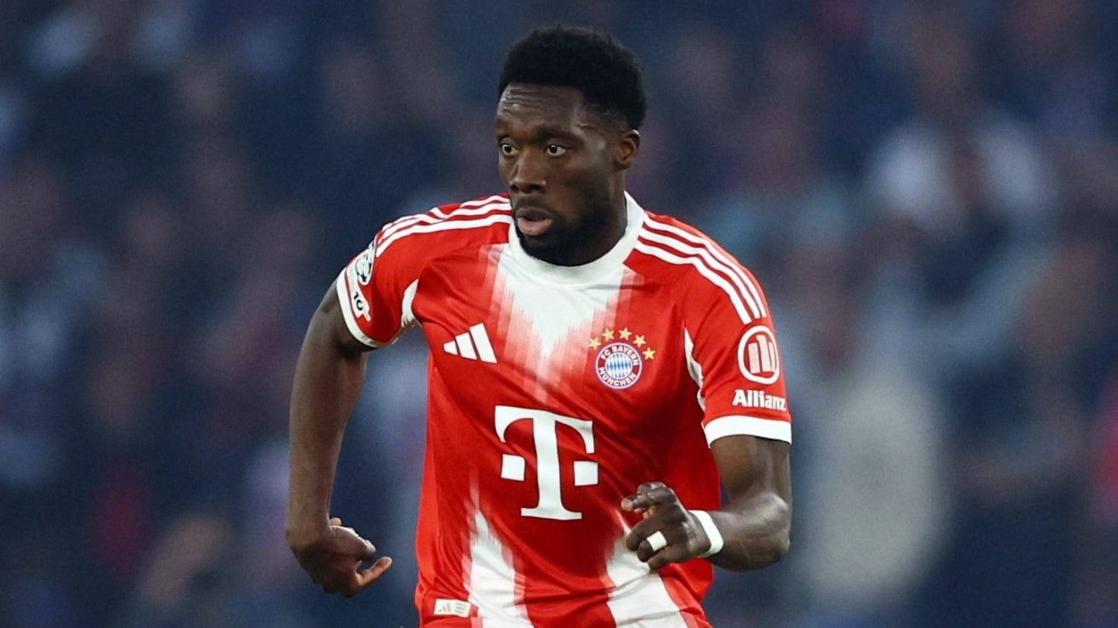 Craque do Canadá, Alphonso Davies pode ficar fora da Copa do Mundo; entenda