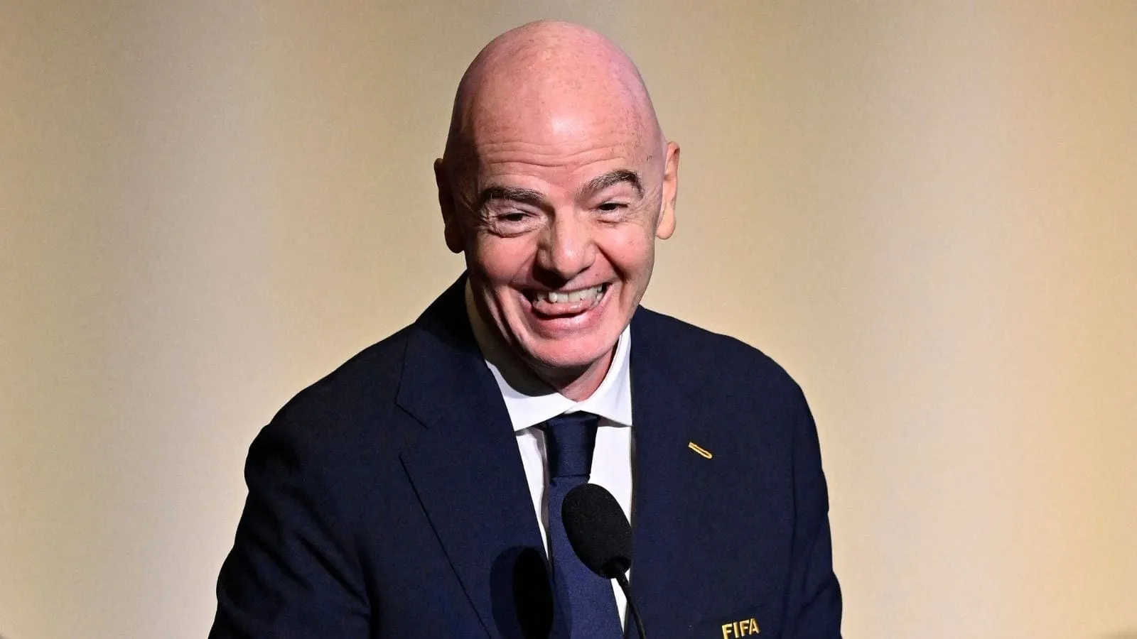 Infantino recebe apoio de seis federações árabes para se reeleger