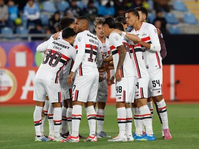 São Paulo tenta encerrar jejum em decisão na Sul-Americana; veja escalações