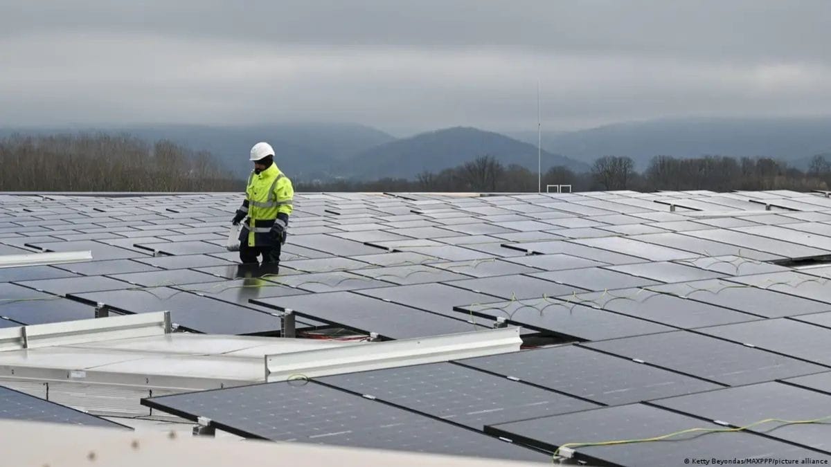 O risco por trás dos painéis solares chineses que alarma a Europa