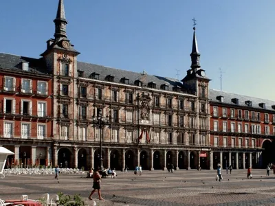 De palácios a estádios, Madri vive alta do turismo e dos negócios