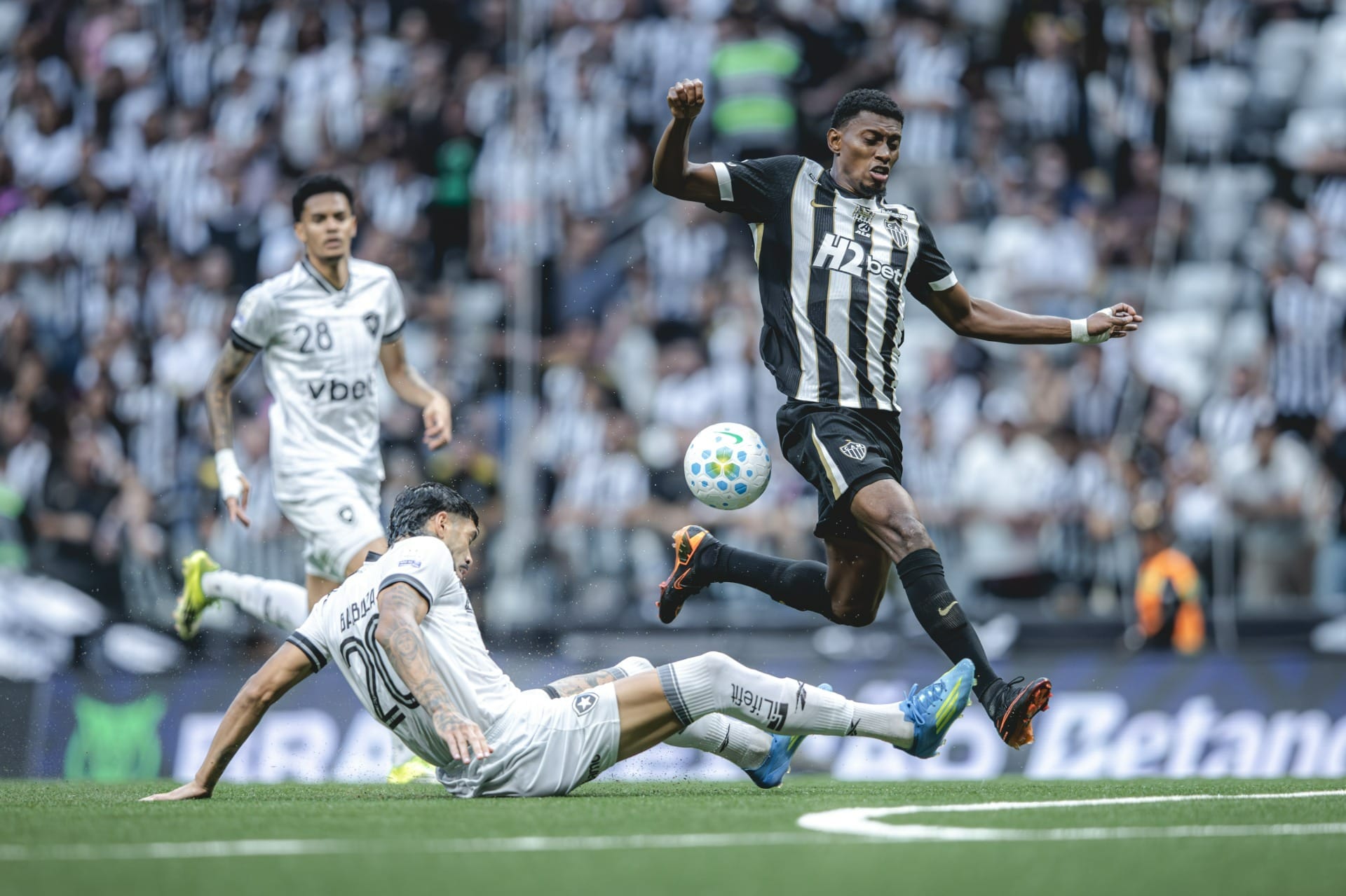 Após adeus a Hulk, Atlético-MG cede empate ao Botafogo no último minuto