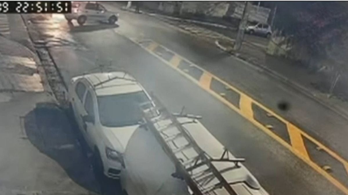 Mãe e filho são atropelados por viatura da PM durante perseguição em SP