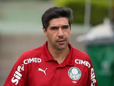 Dirigente do Flamengo diz que Abel Ferreira deve a carreira ao Brasil