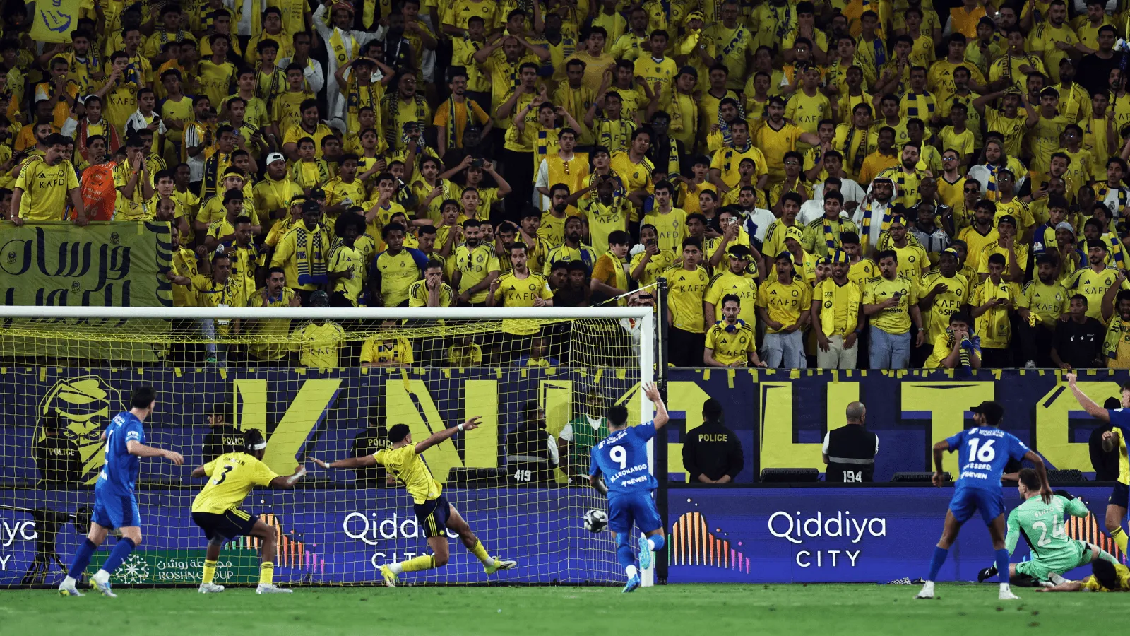 Bento falha feio, cede empate ao Al Hilal e adia título saudita do Al Nassr