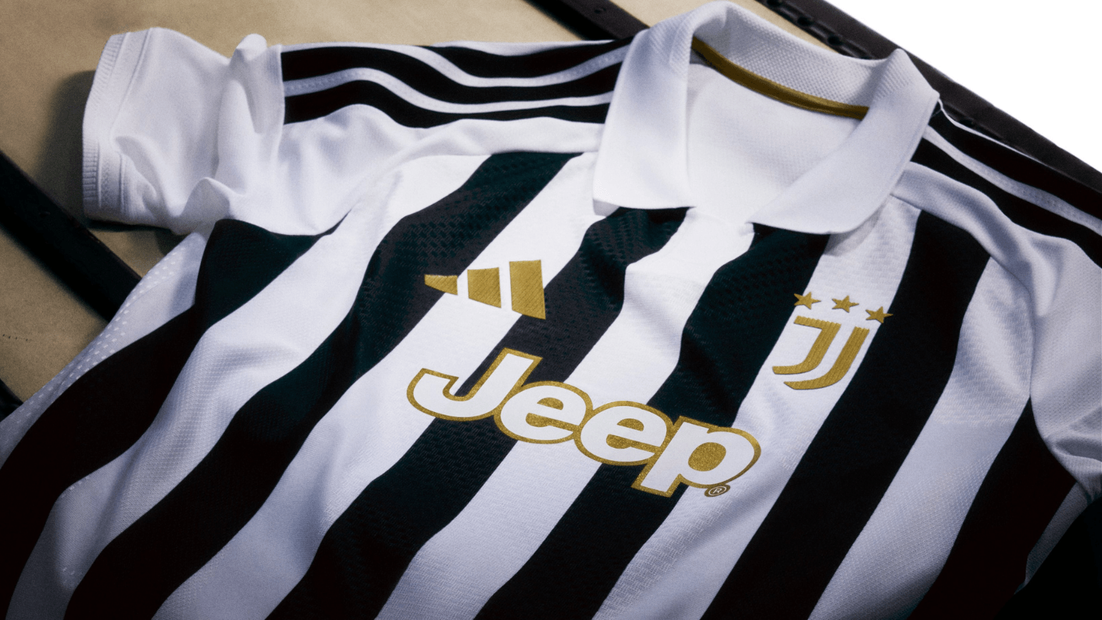 Juventus divulga camisa principal para a temporada 2026/27; veja detalhes