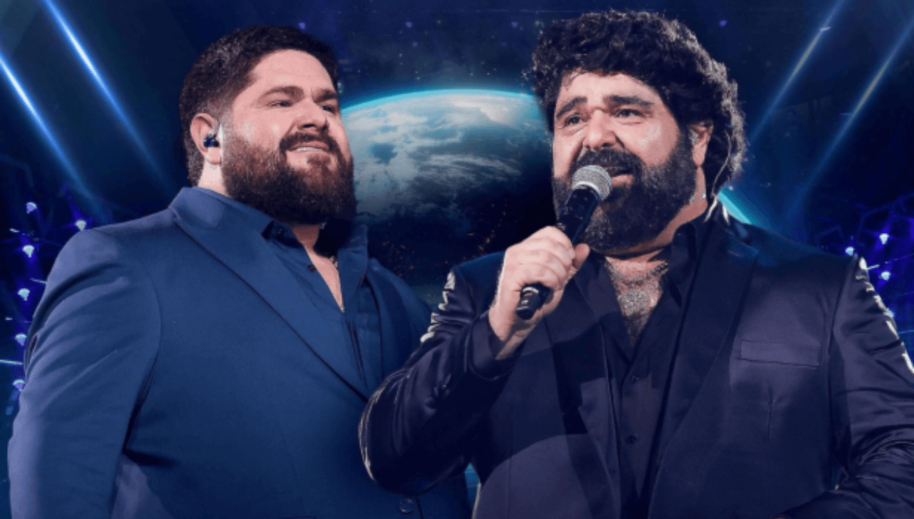 Cesar Menotti e Fabiano sobem no palco da Festa do Peão de Hortolândia
