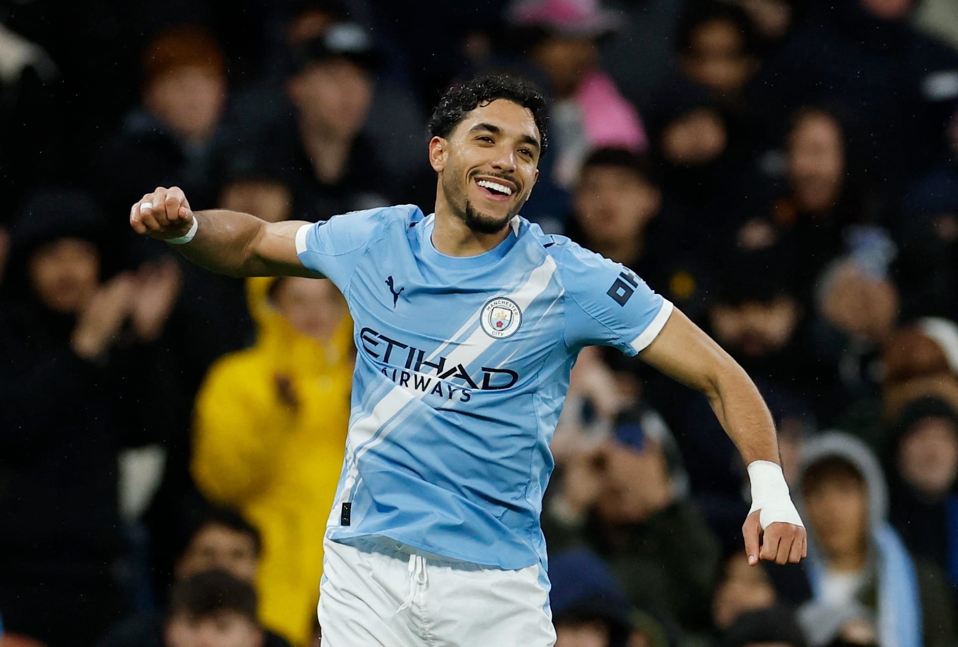 Com mudanças, City bate Palace e segue em busca do título da Premier League