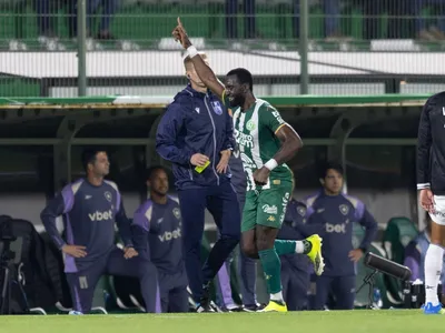 Chapecoense aguenta pressão e elimina Botafogo na Copa do Brasil