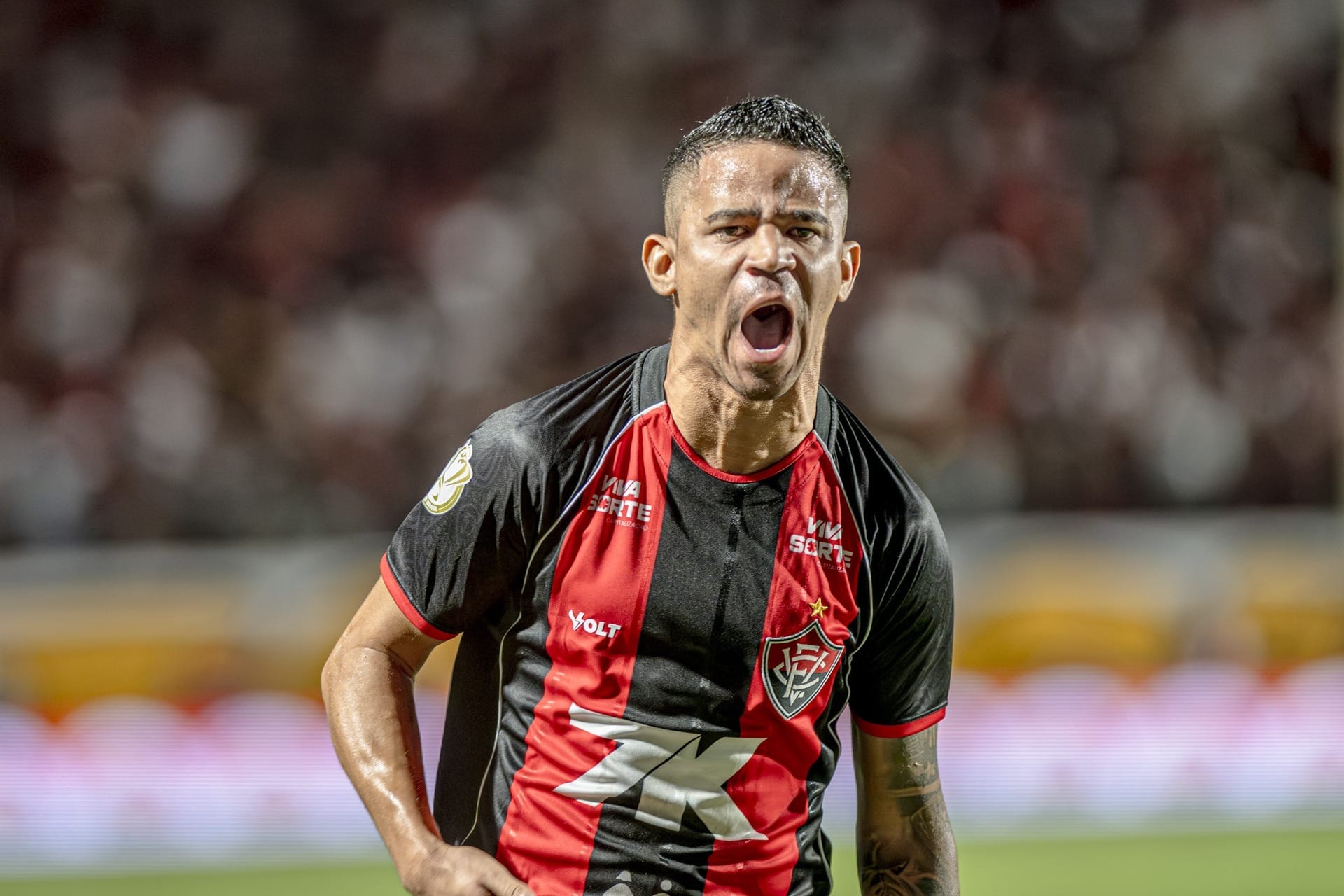 Com golaço, Vitória elimina Flamengo e vai para oitavas da Copa do Brasil